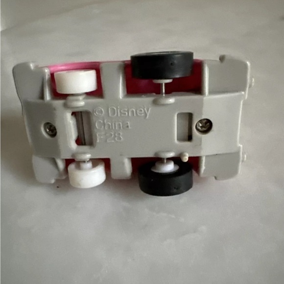 Disney Vintage Mini Figurines Minnie Mouse Pink Car 2" - Picture 6 of 7